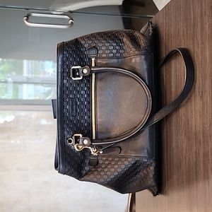 Authentic Gucci crossbody (Black, used)